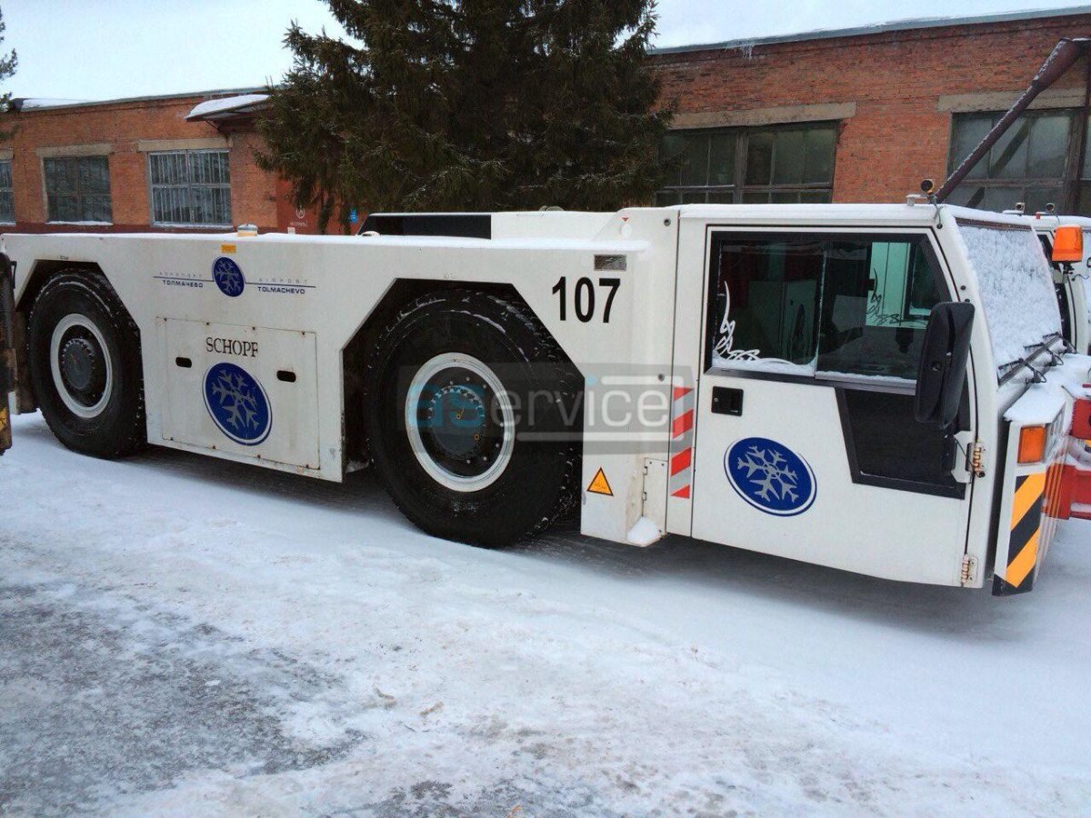 Аэродромный тягач Schopf f300