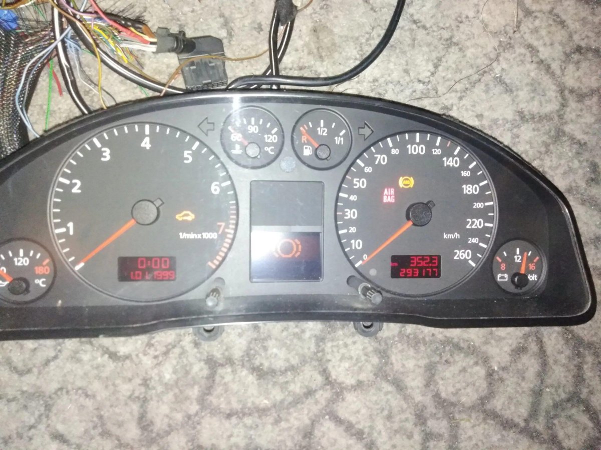 Приборная панель Audi a6 c5