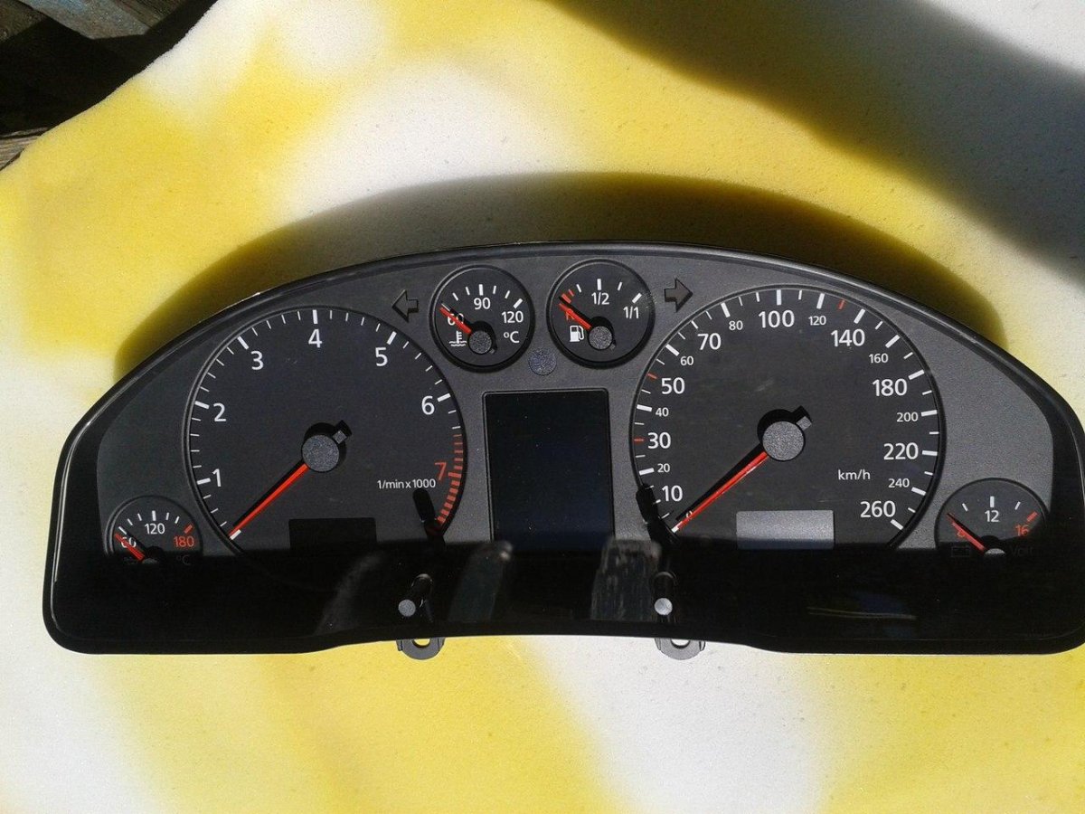 Ауди а6 с5 приборка Магнети Марелли