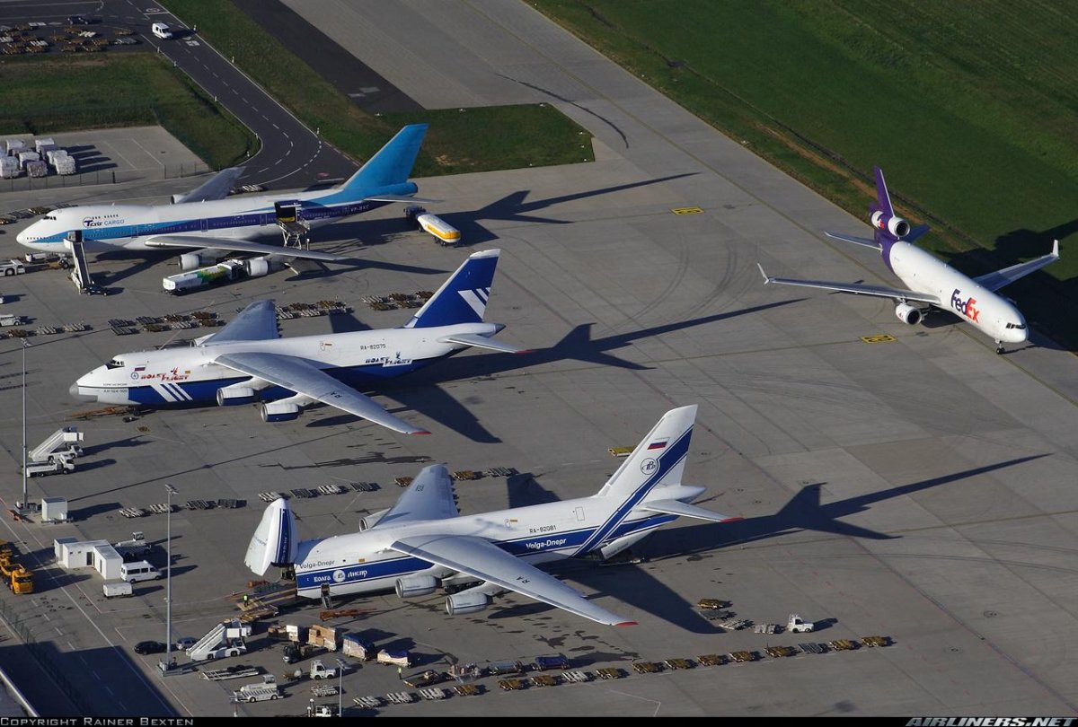 Самолет Руслан АН 124