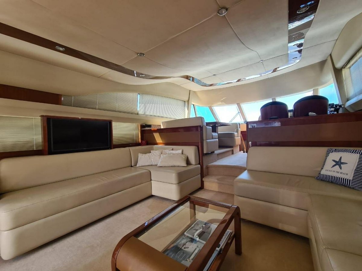 Яхта принцесса 58