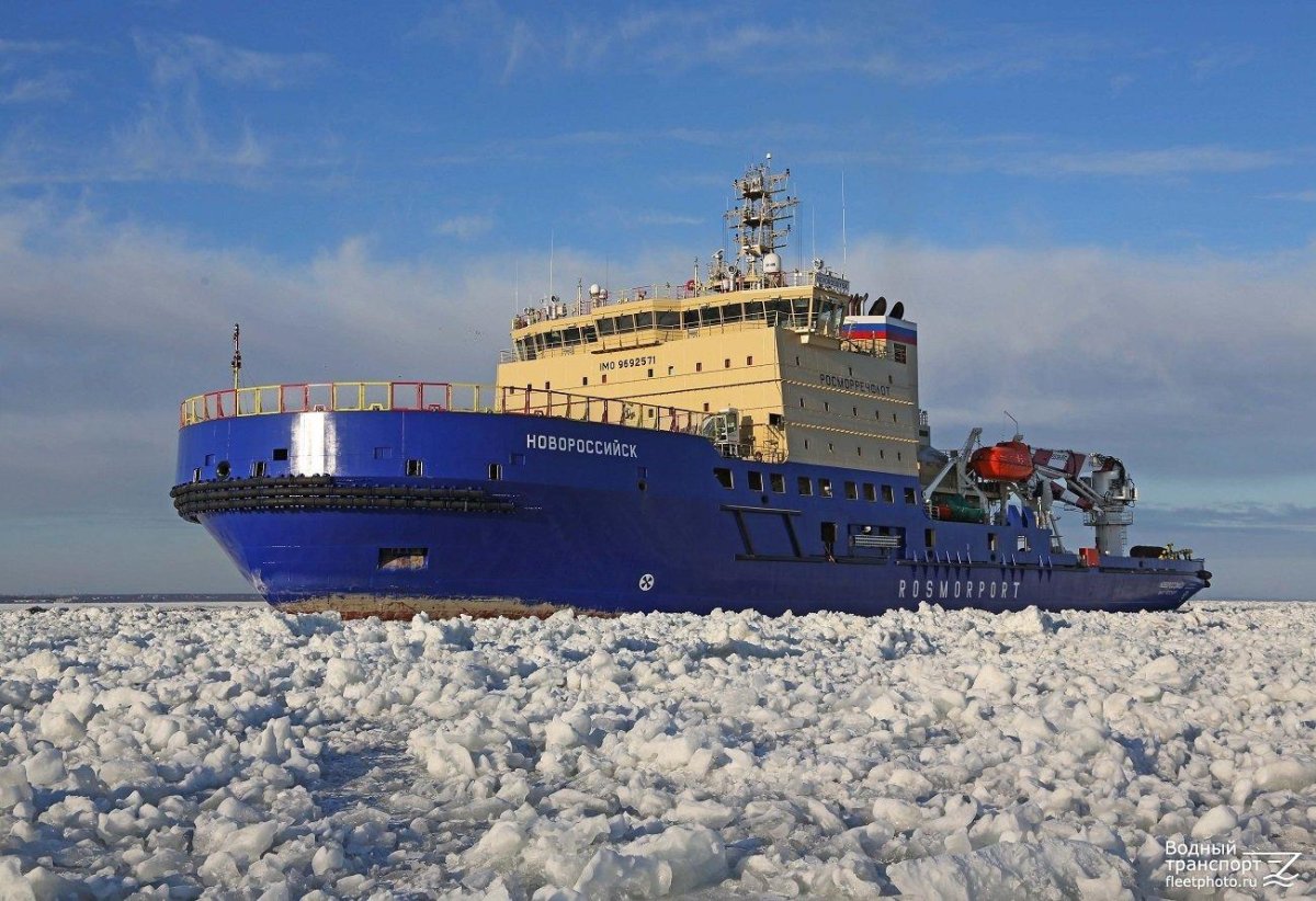 Судно ледокол Новороссийск