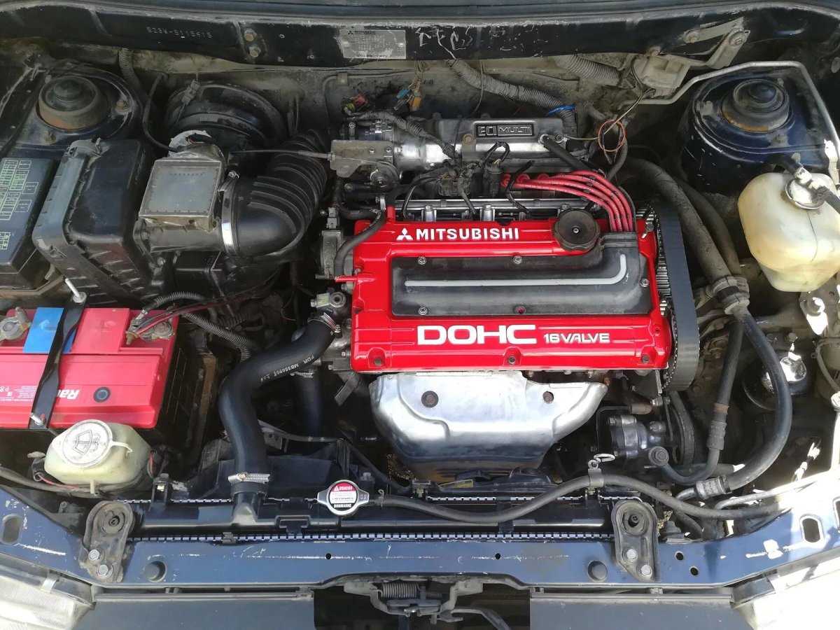 Mitsubishi DOHC 16 Valve