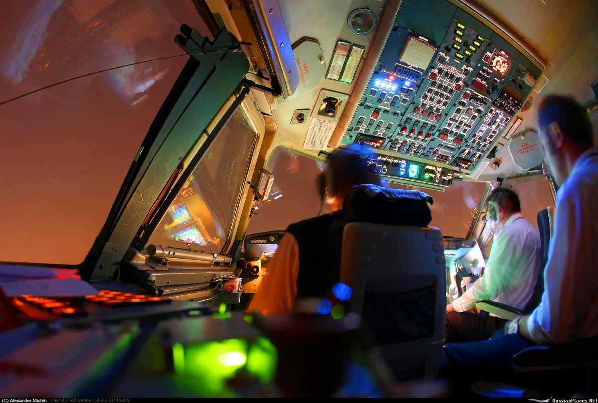 Ил 96 300 кабина пилотов