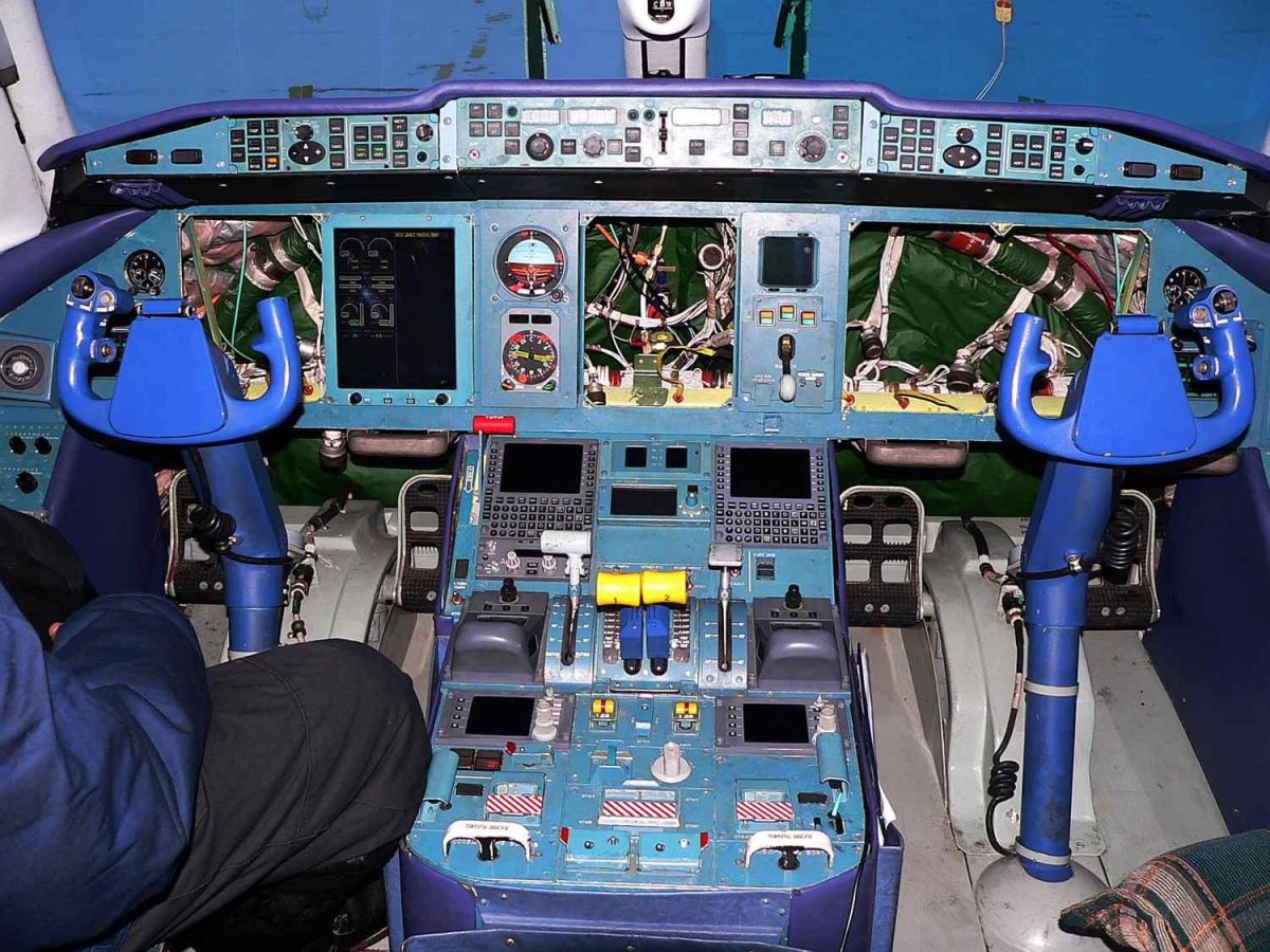 Ил-114-300 кабина