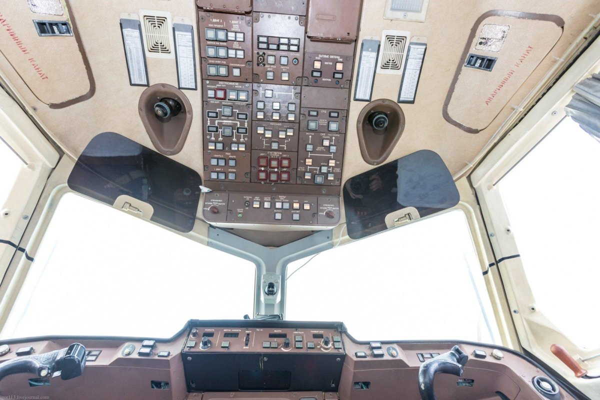 Ил-114 кабина