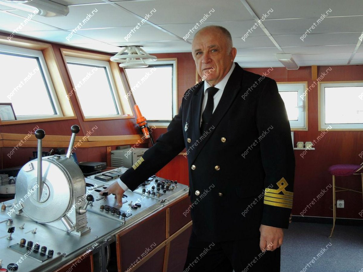 Николай Ерощенко теплоход