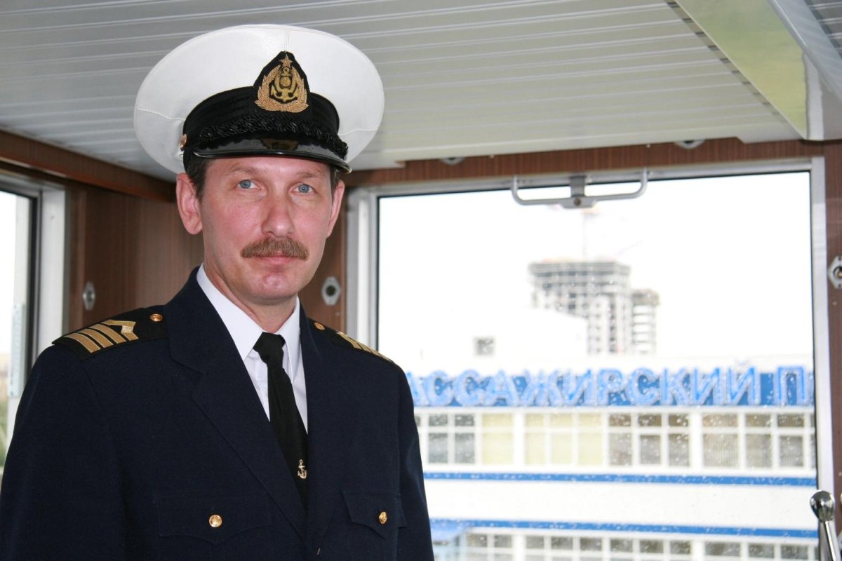 Капитан теплохода водоход Алексей