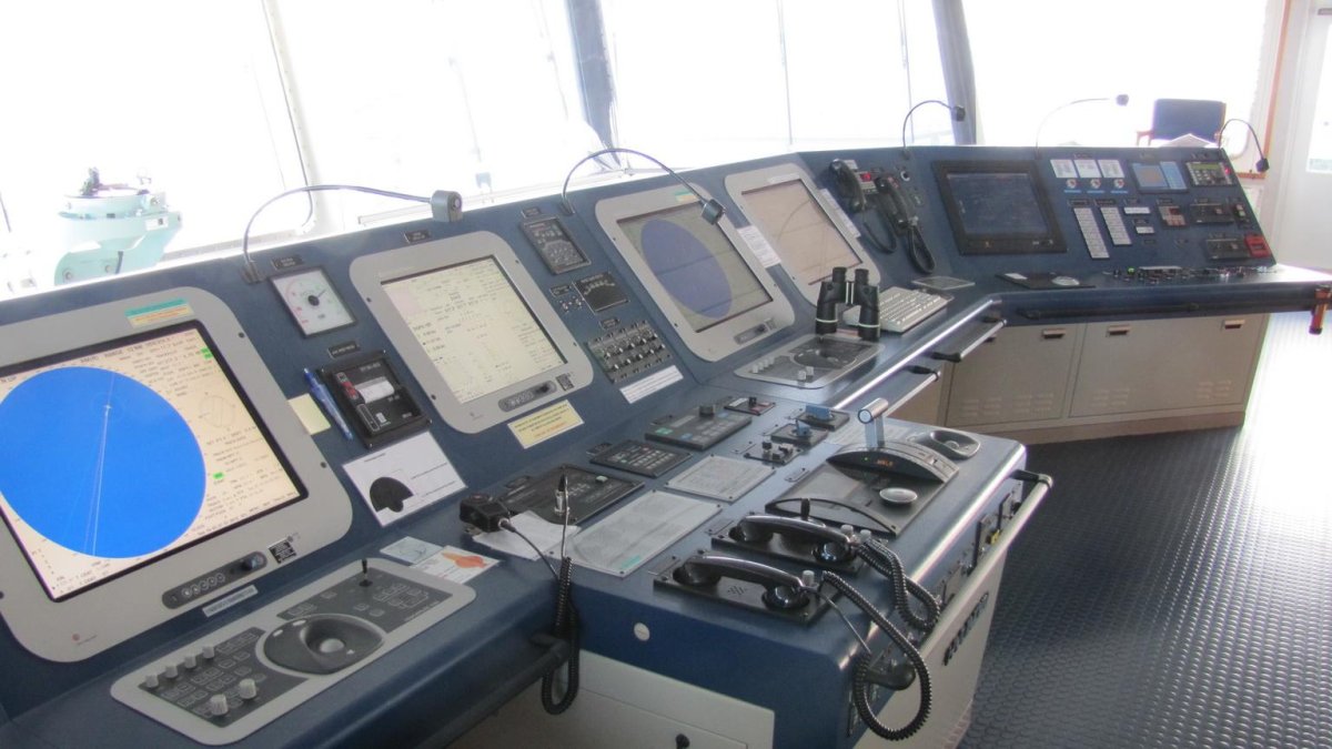 Ходовой мостик эсминца 56