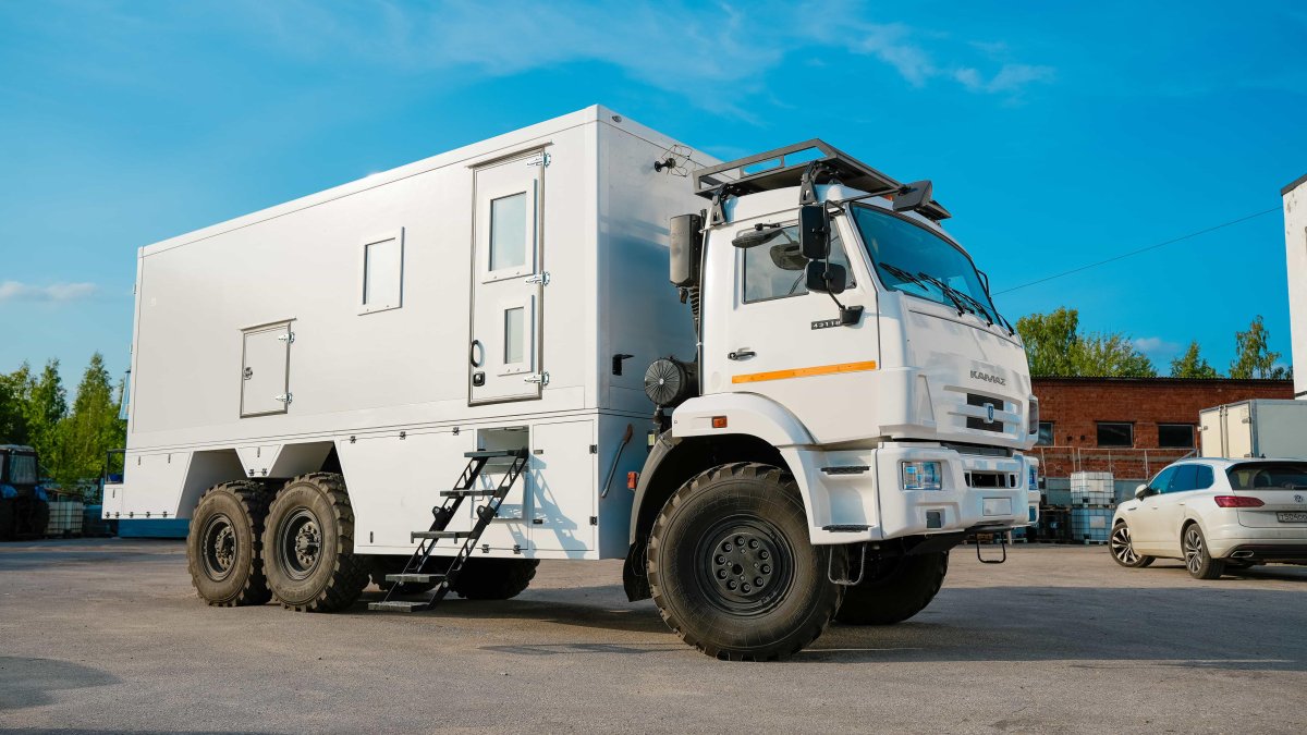 КАМАЗ 43118 автодом