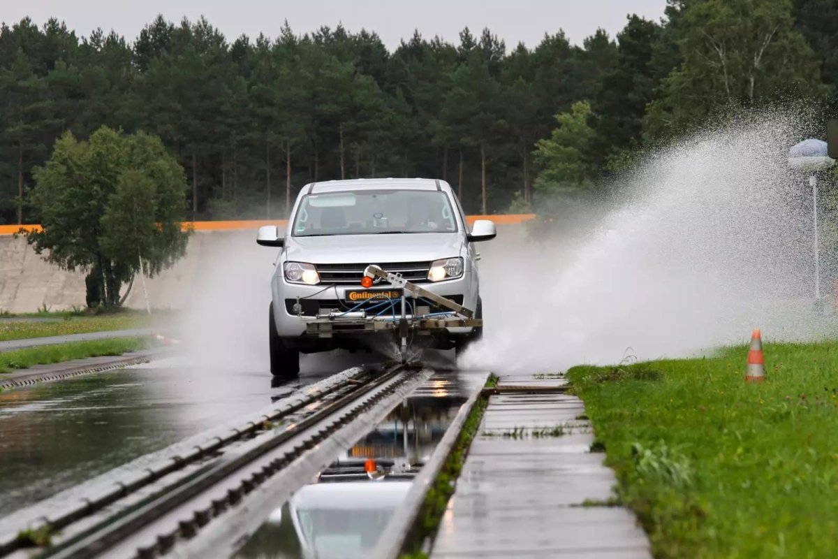 Аквапланирование