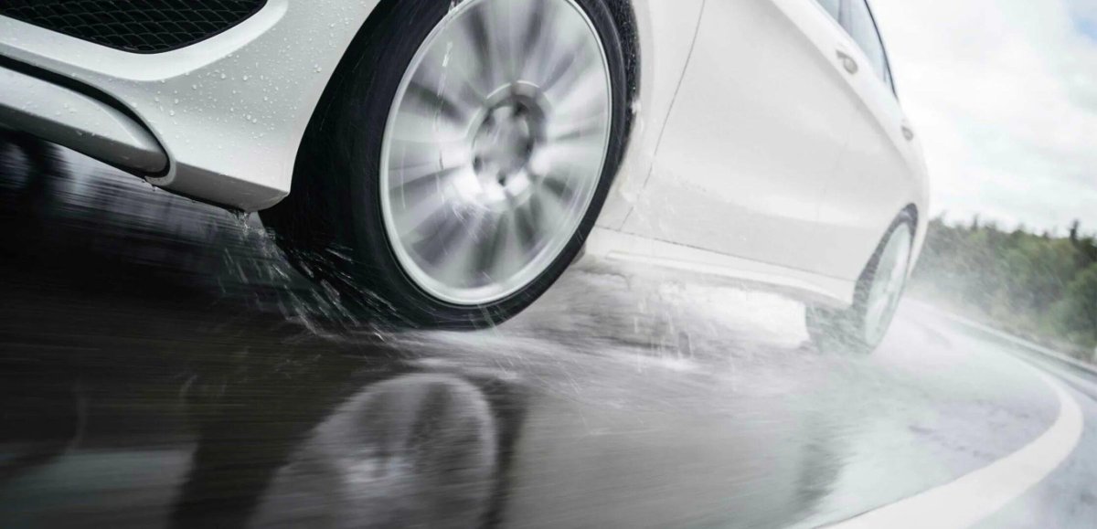Дождевая резина на авто
