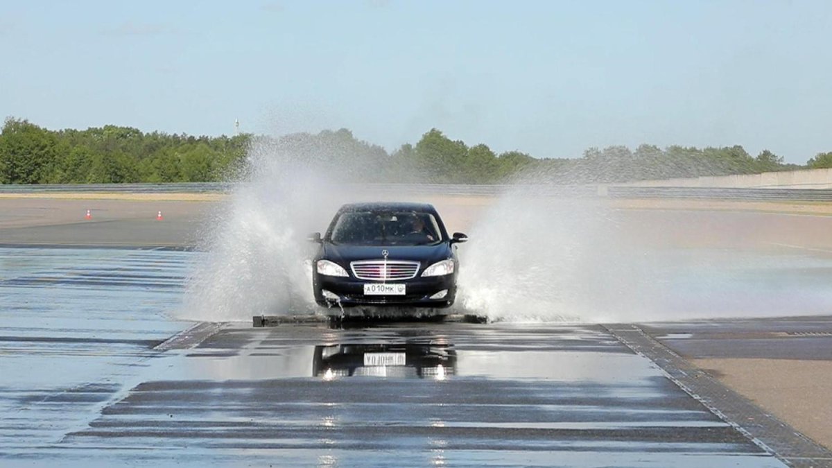 Аквапланирование картинка