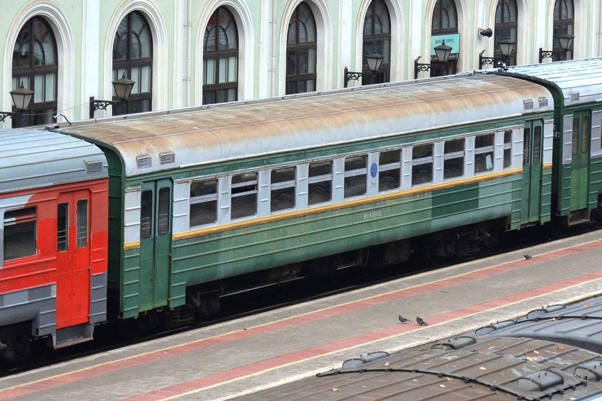 Вагоны электрички эр2