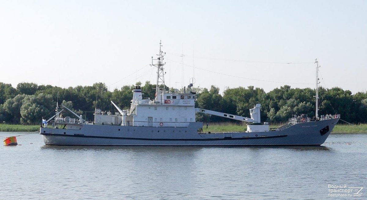 Судно Анатолий Гужвин
