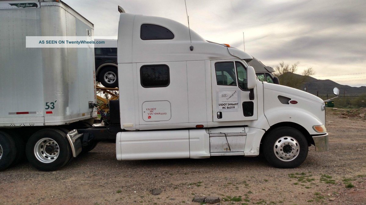 Петербилт 387 слипер