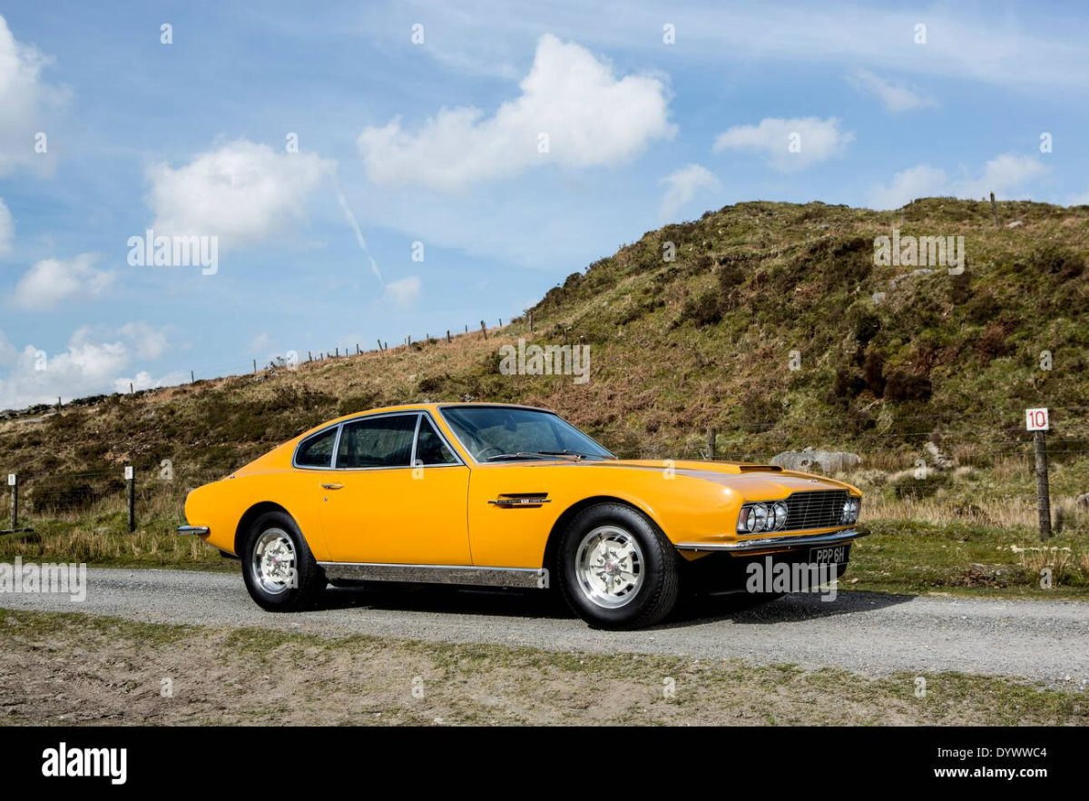 Aston Martin v8 1969