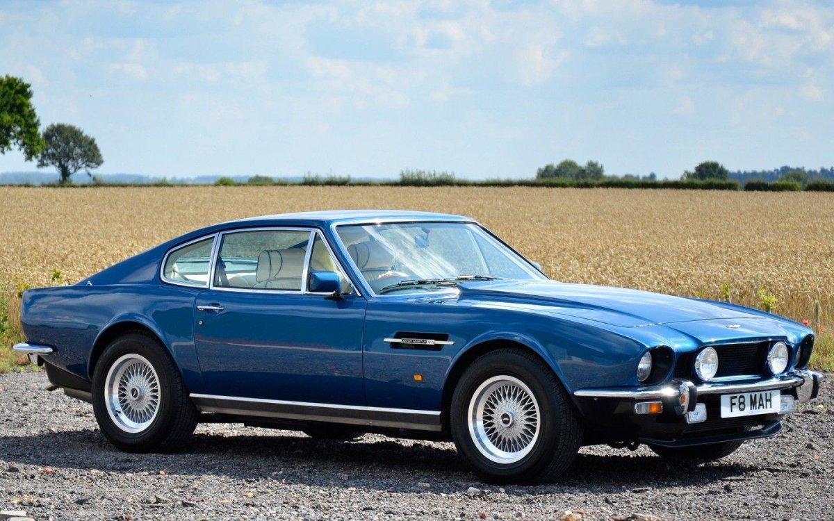 Aston Martin v8 1989