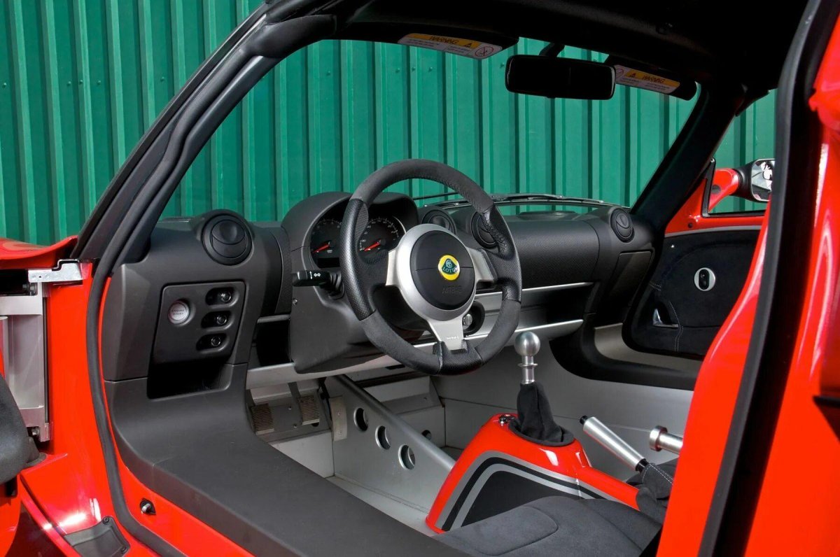 Lotus Elise салон