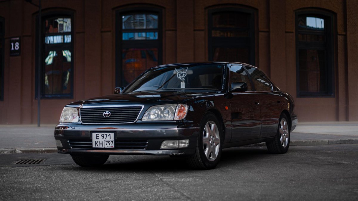 Toyota Celsior ucf21