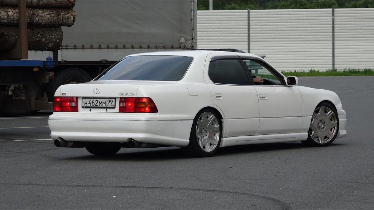 Toyota Celsior ucf21