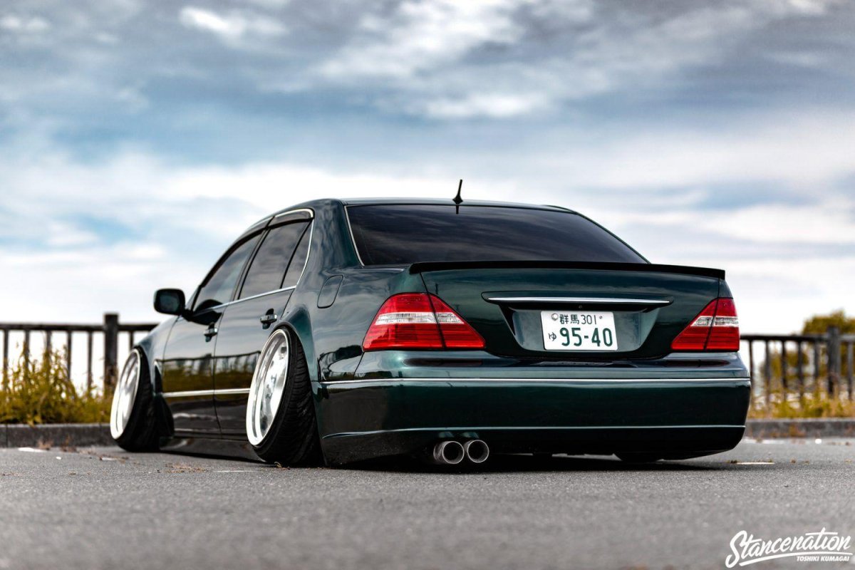 Тойота Цельсиор стенс