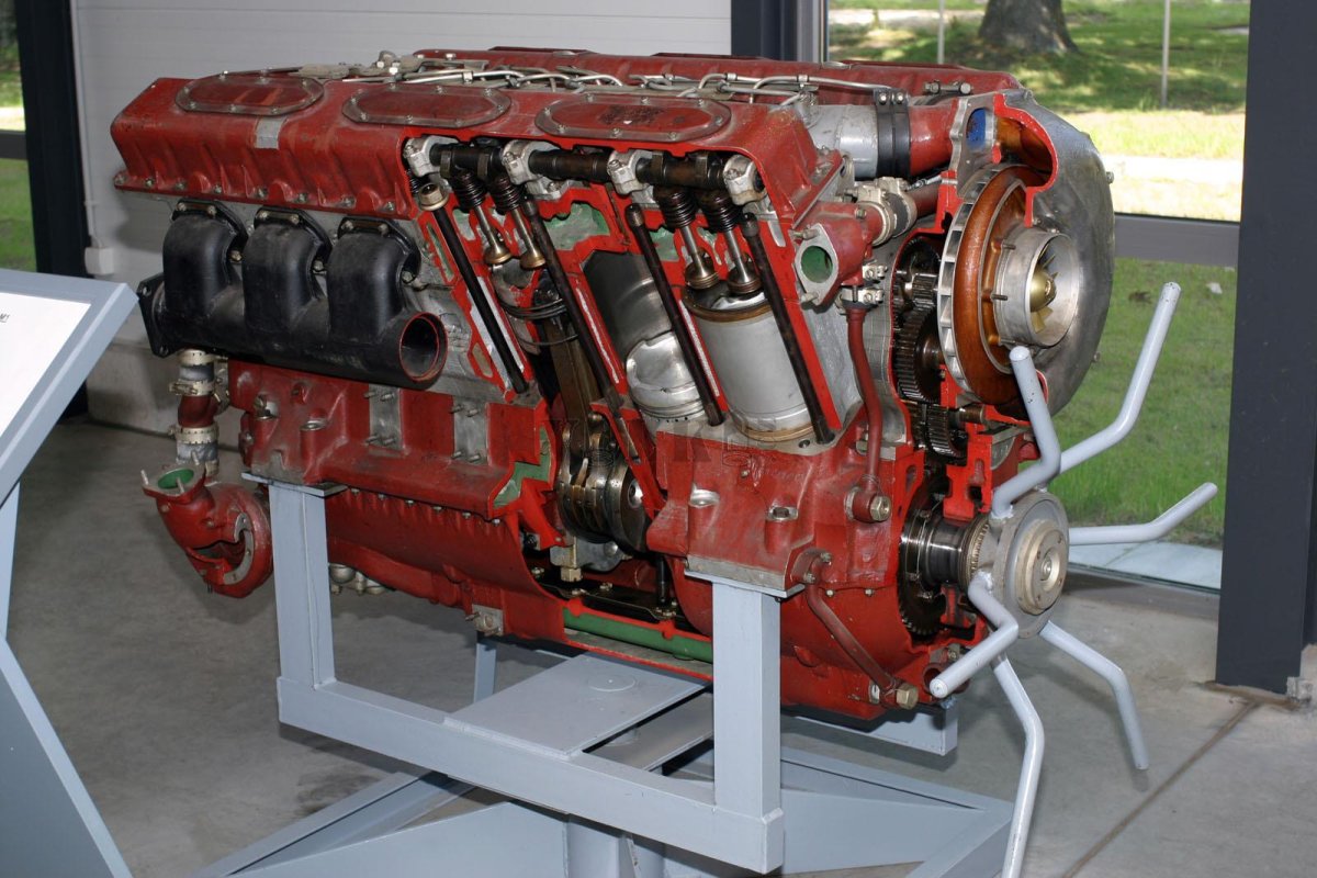 Двигатель танка т80