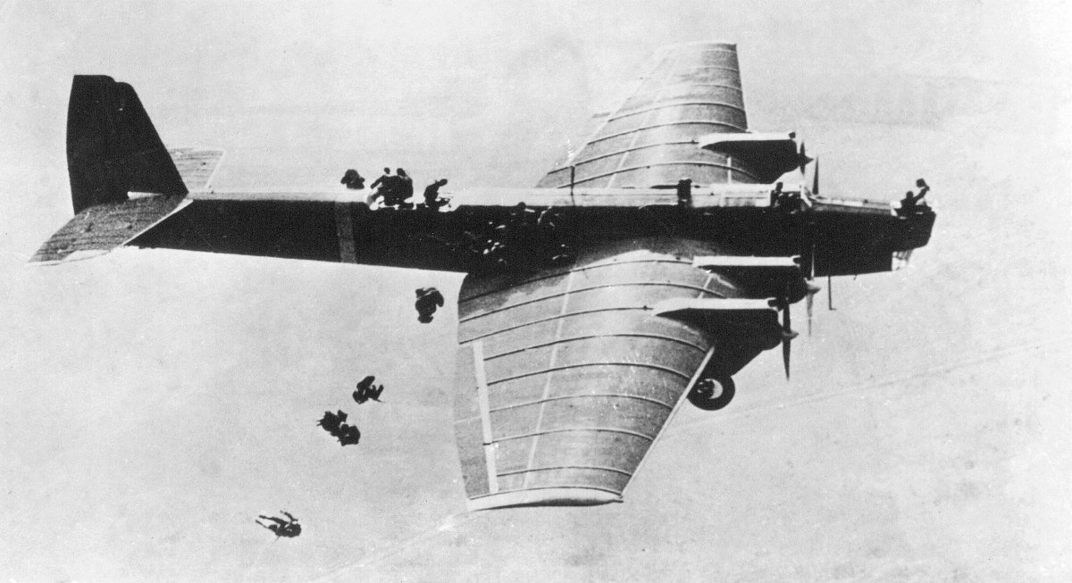 Десантирование с крыла ТБ-3