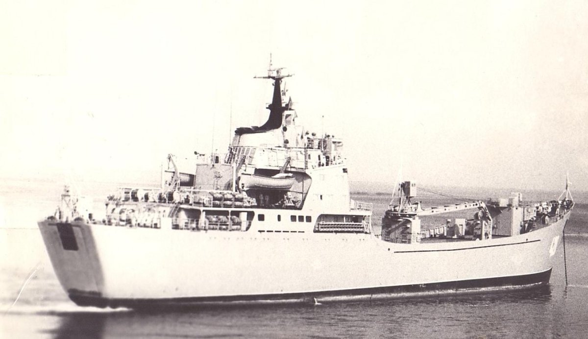 Малый десантный корабль МДК 106