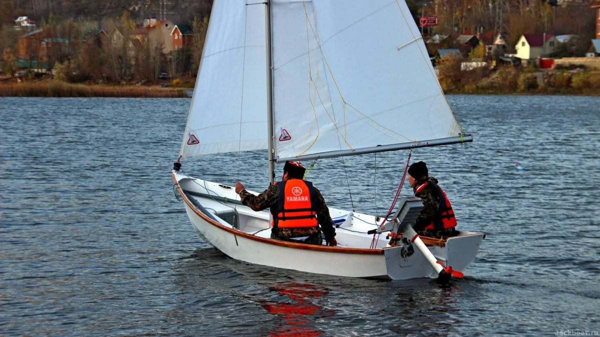 Арджи 15 швертбот