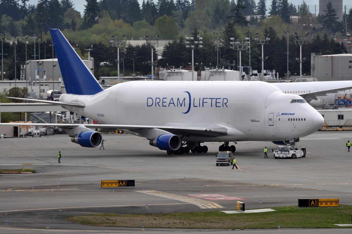 Боинг 747 ДРИМЛИФТЕР