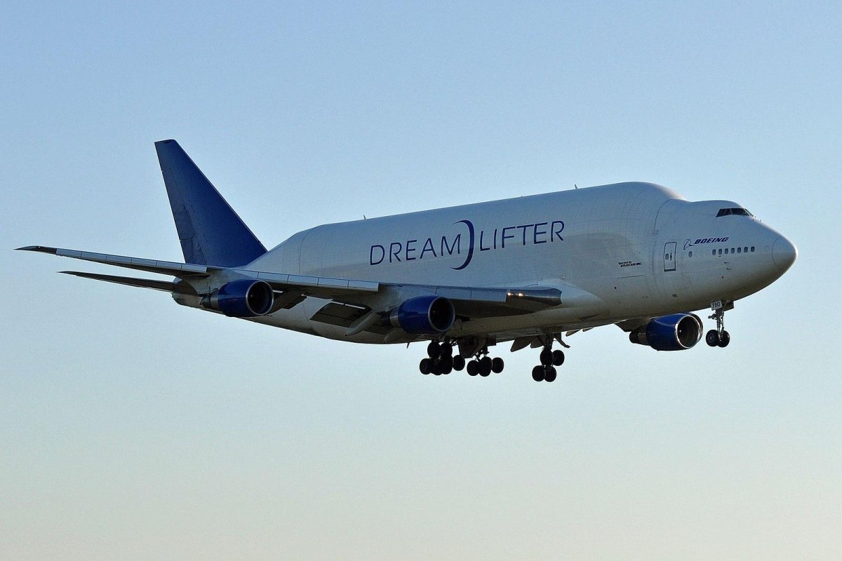 Боинг 747 LCF Dreamlifter