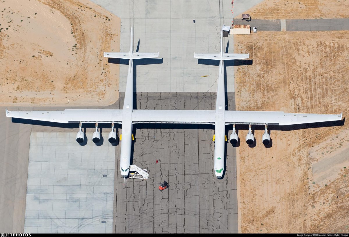 Scaled Composites Stratolaunch model 351