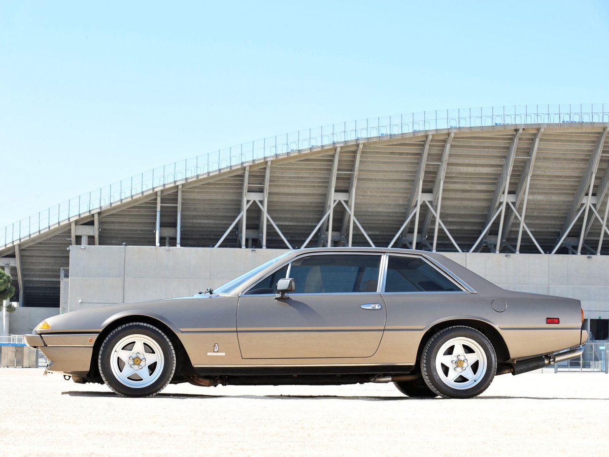 Феррари 400 GTI