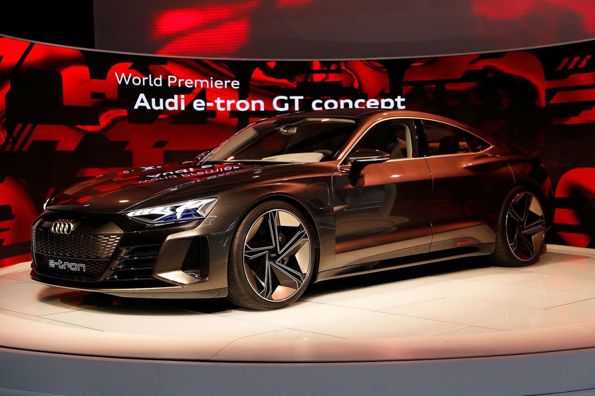 Мазда презентация концепт Кара на Московском автосалоне