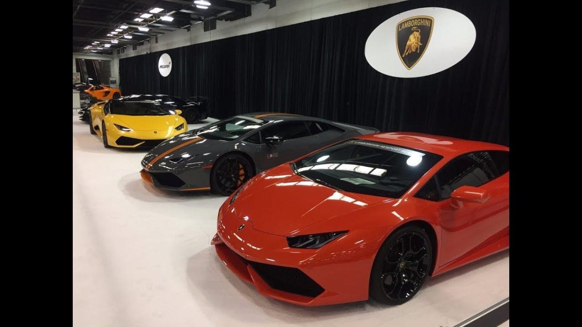 Автосалон в Лос Анджелесе Lamborghini