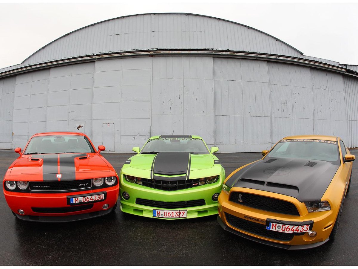 Шевроле Камаро и Додж Челленджер