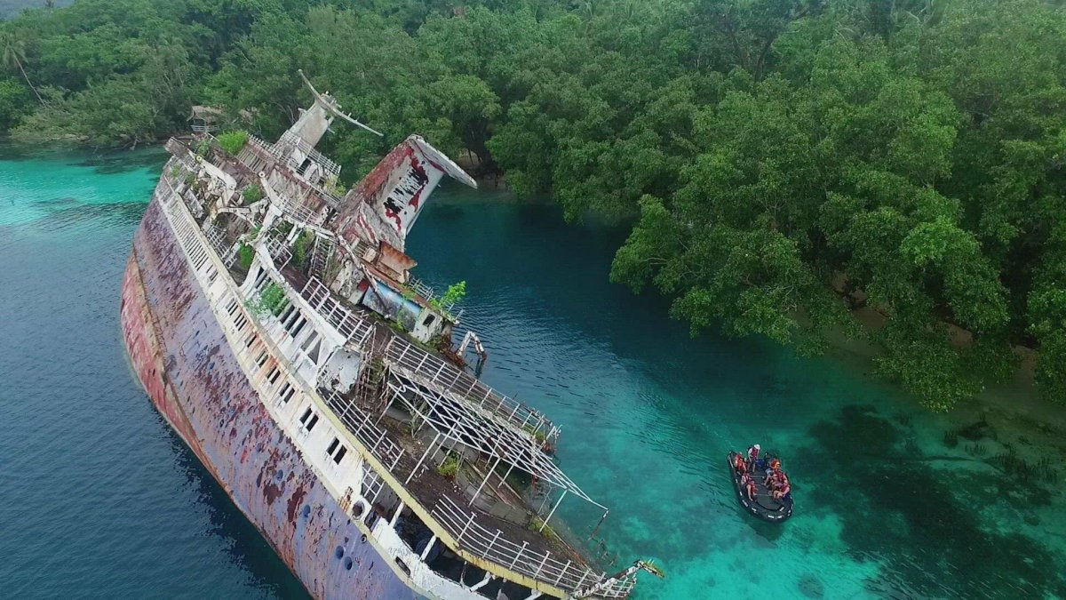 Круизный лайнер World Discoverer