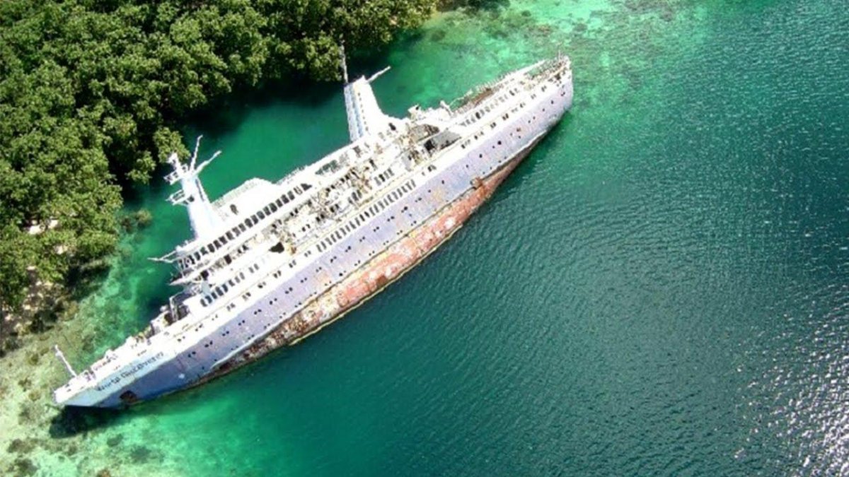 Круизный лайнер World Discoverer