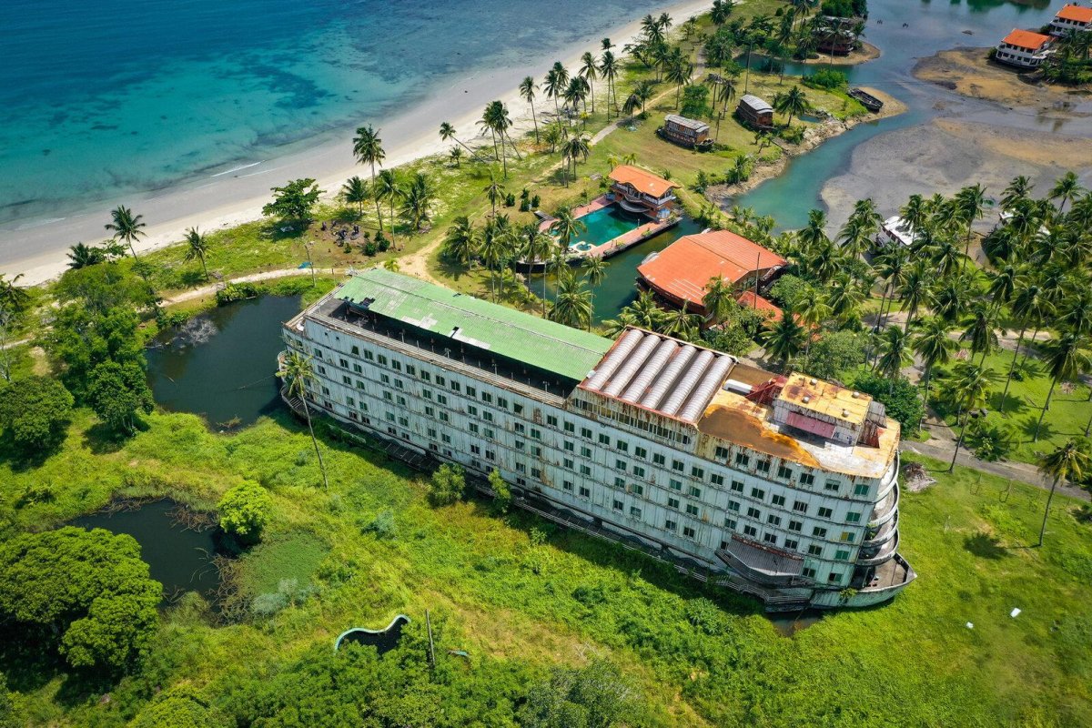 Заброшенный отель корабль ко Чанг