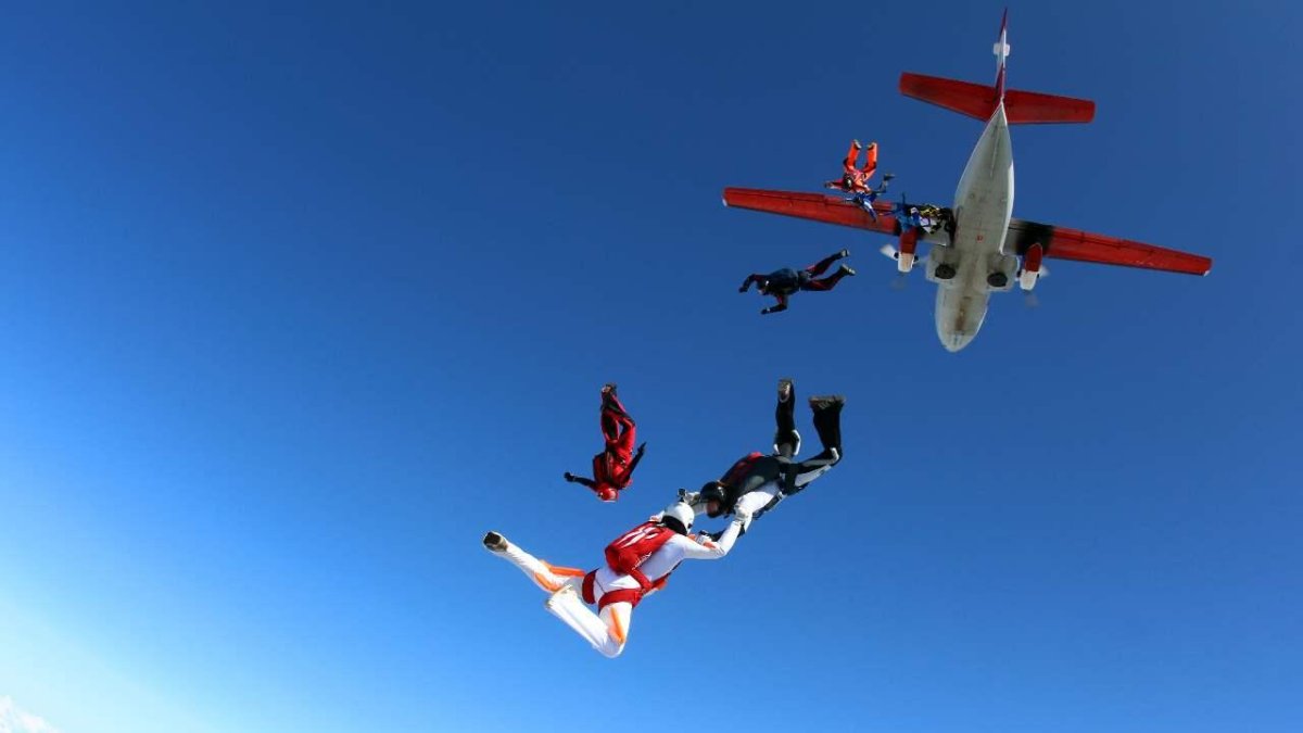 Боб скайдайвер