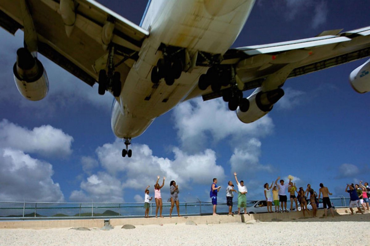 Пляж махо сен-Мартен