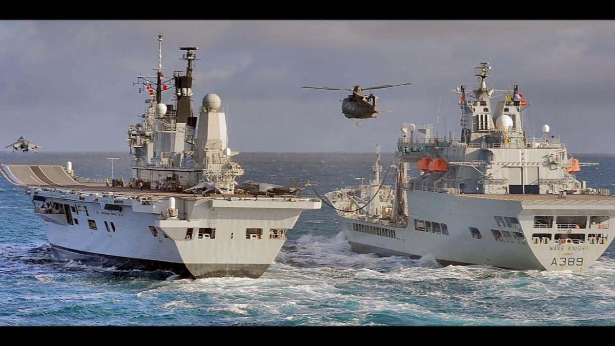 Авианосец Инвинсибл