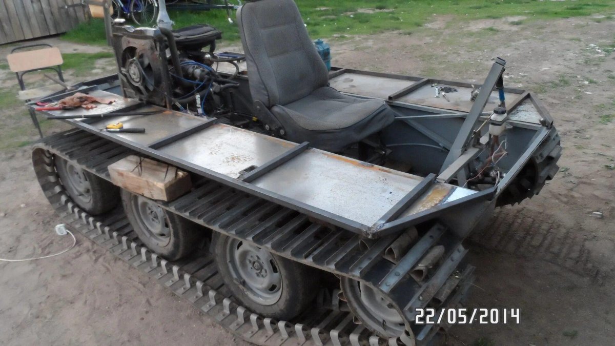 Вездеход гусеничный ВАЗ 2109