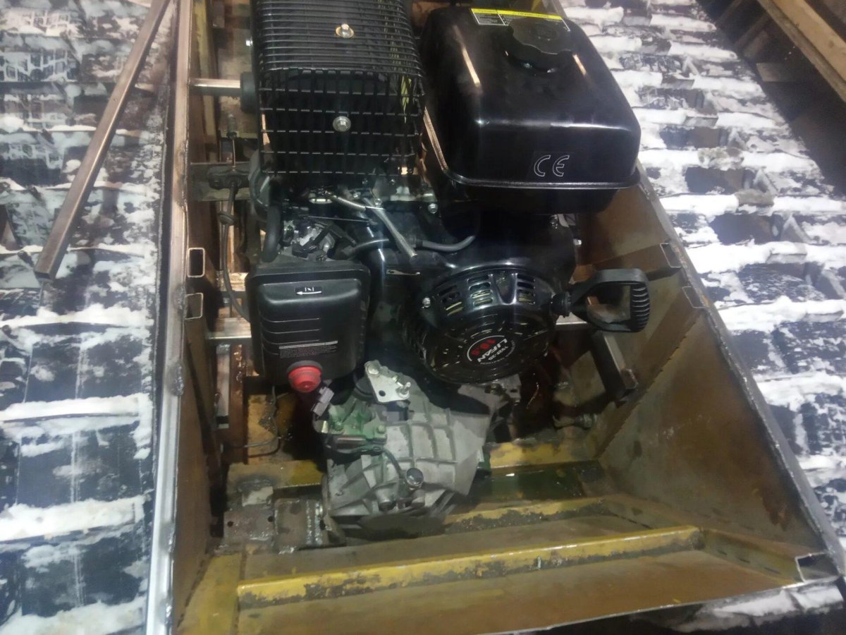 Гусеничный вездеход с двигателем Лифан