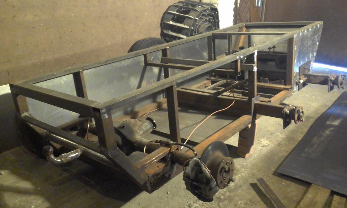 Гусеничный вездеход Борус