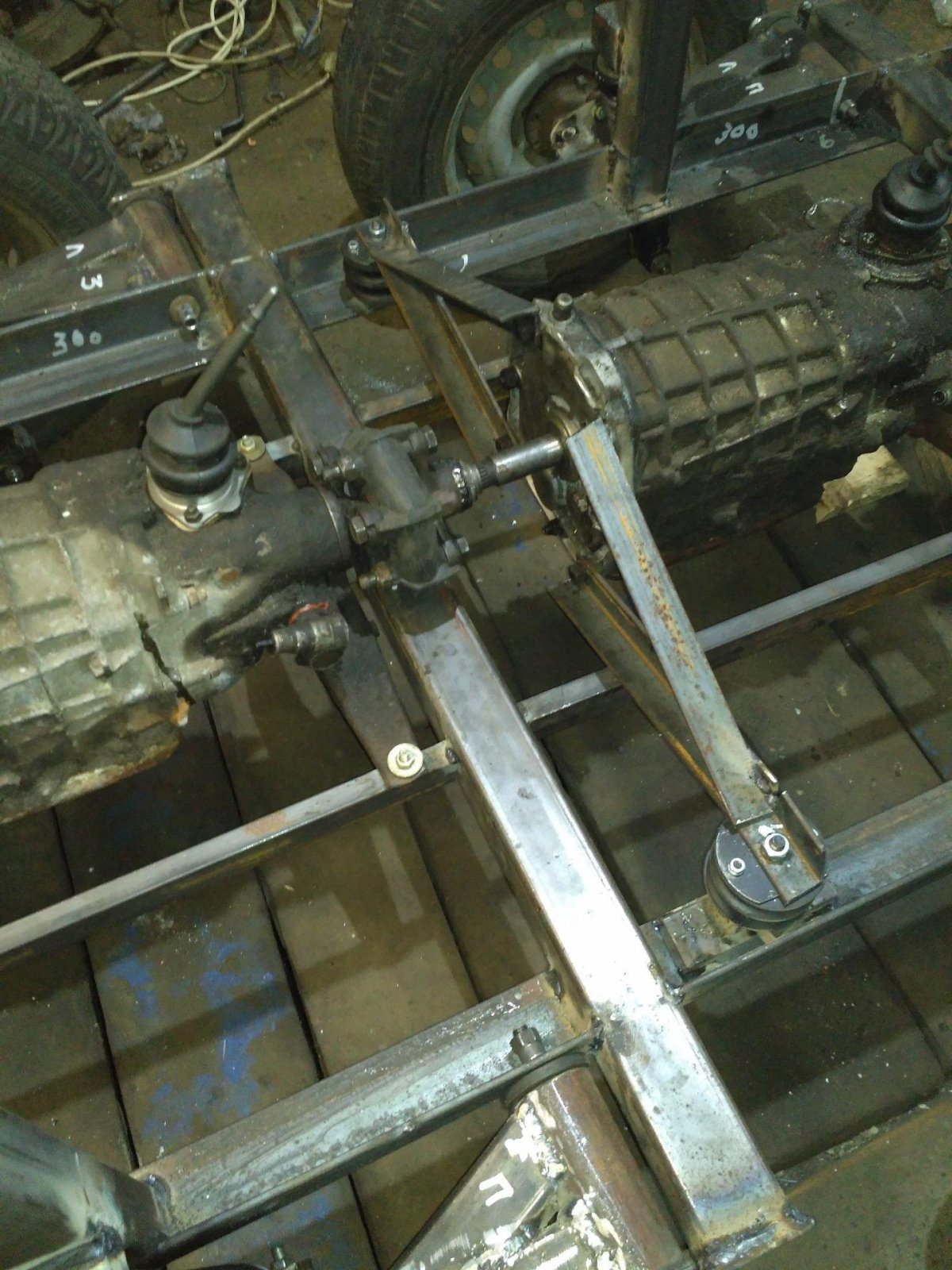 Трансмиссия гусеничного вездехода с двигателем ВАЗ 2108