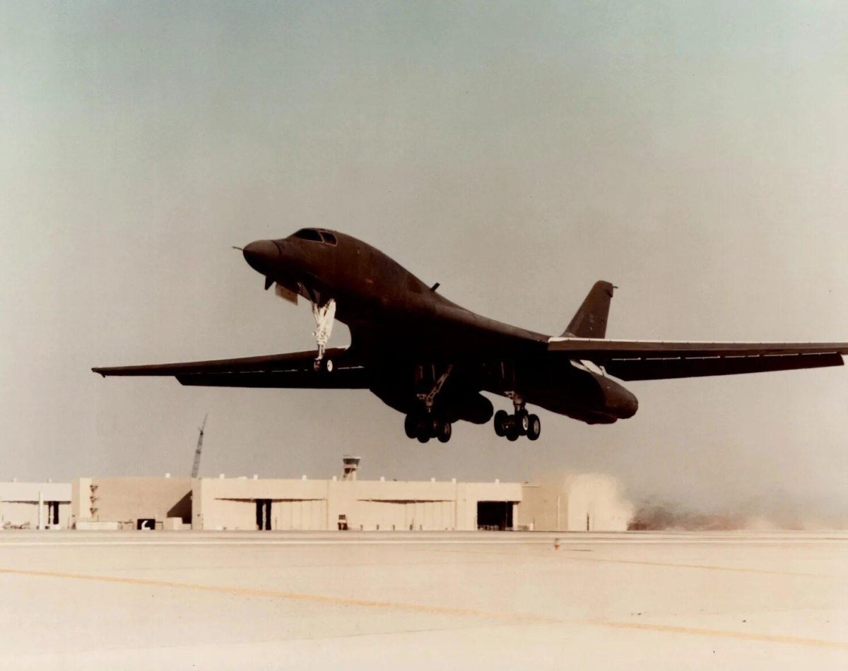 Rockwell b-1 Lancer