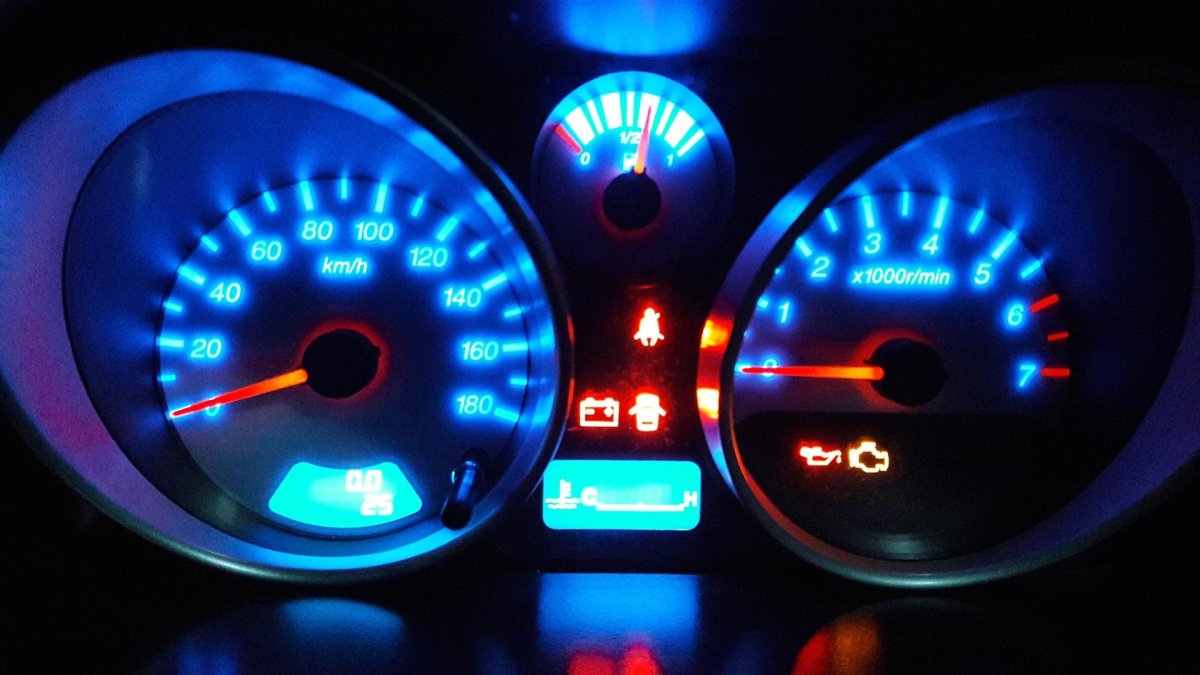 Chevrolet Spark приборная панель