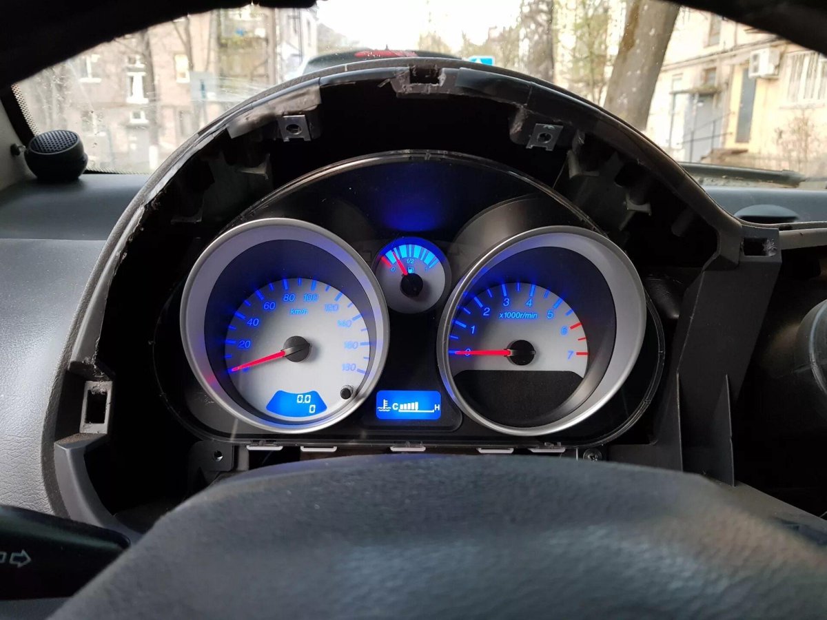 Панель приборов Chevrolet Spark кросс